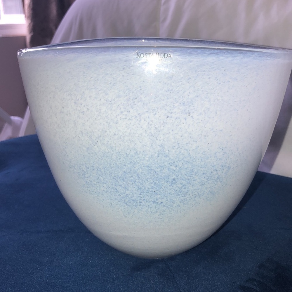 Kosta Boda White Crystal Vase 5.5’x7.5’ Depth 6.5’